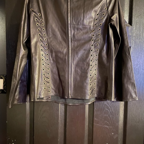 Leather Top - Picture 3 of 3